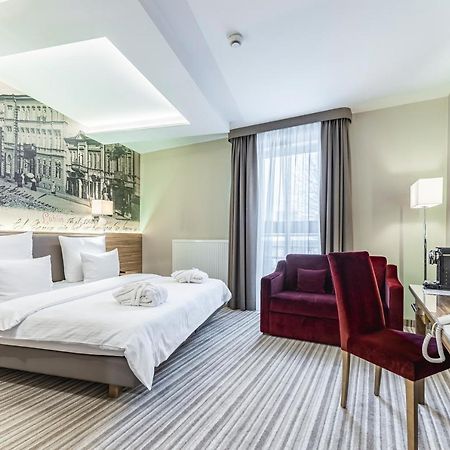 Hotel Wieniawski Люблин Экстерьер фото