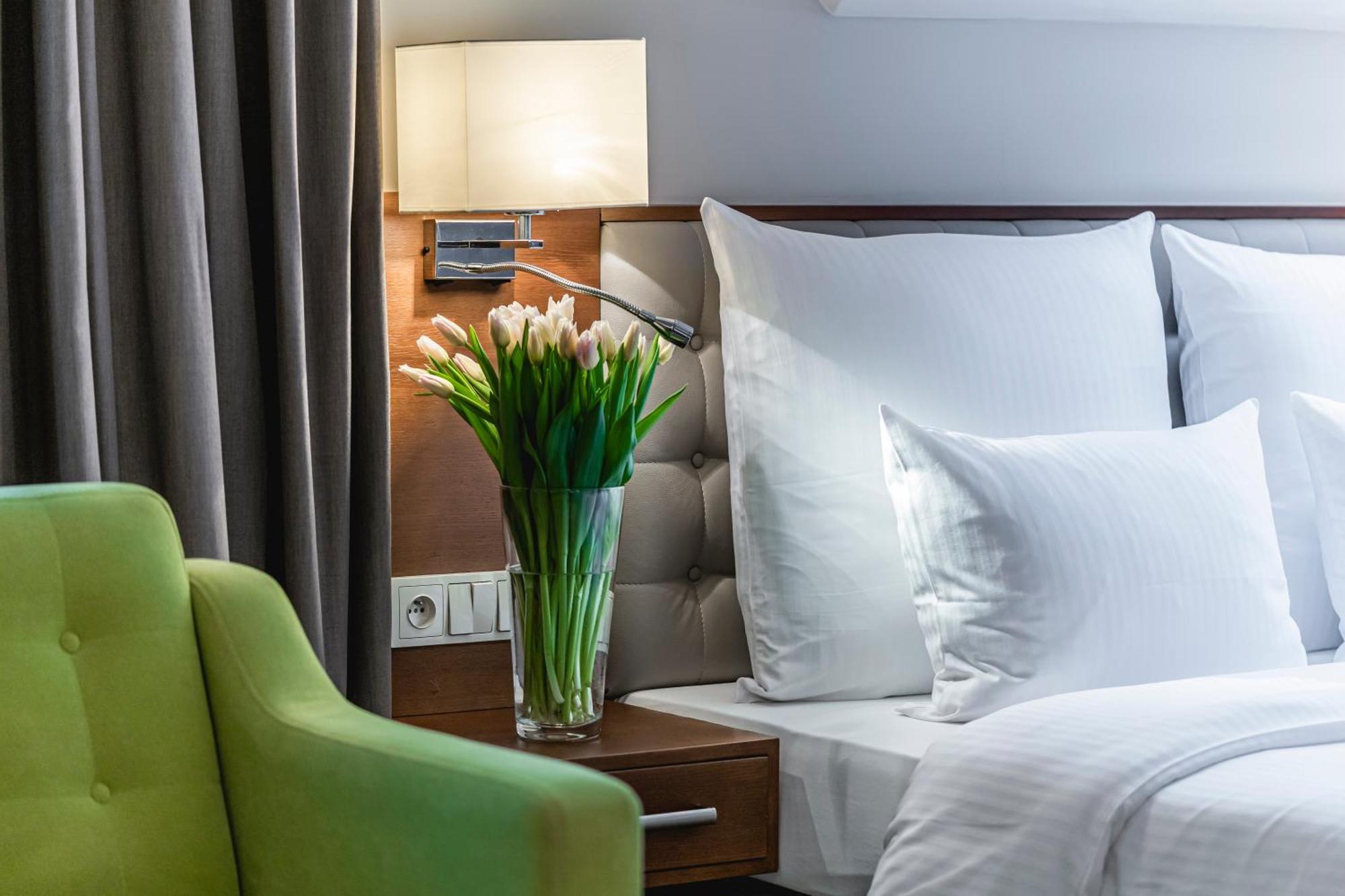 Hotel Wieniawski Люблин Экстерьер фото