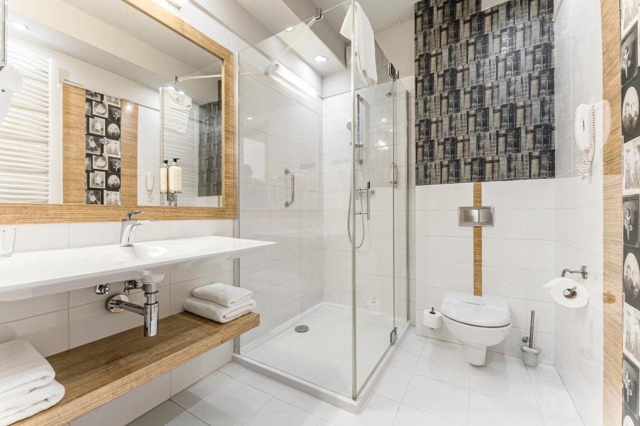Hotel Wieniawski Люблин Экстерьер фото
