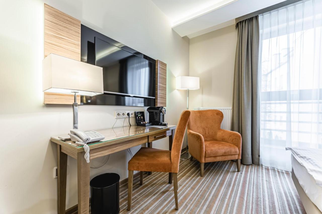 Hotel Wieniawski Люблин Экстерьер фото