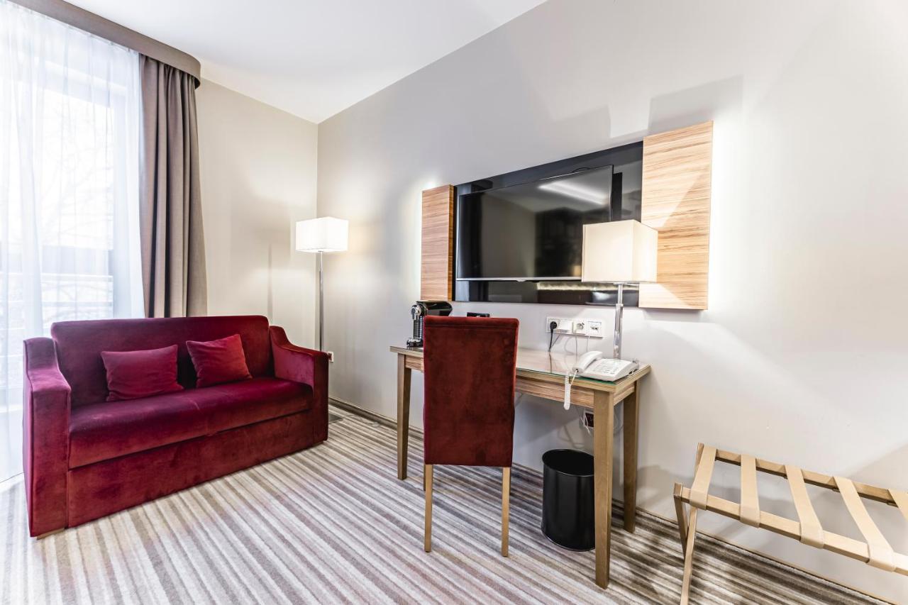 Hotel Wieniawski Люблин Экстерьер фото
