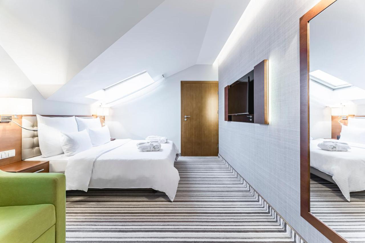 Hotel Wieniawski Люблин Экстерьер фото