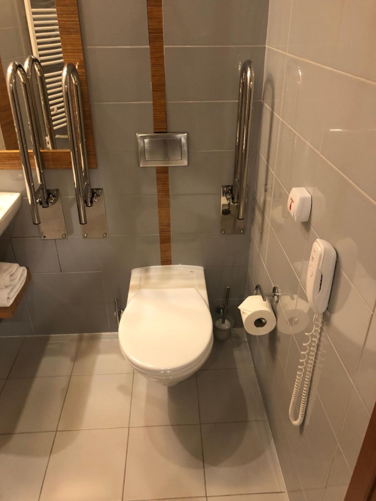 Hotel Wieniawski Люблин Экстерьер фото
