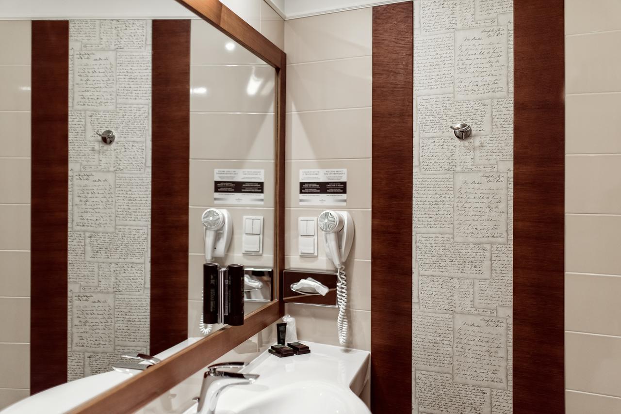 Hotel Wieniawski Люблин Экстерьер фото