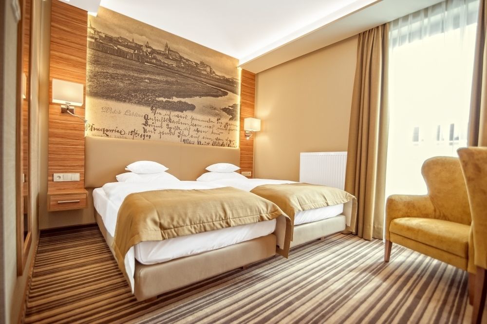 Hotel Wieniawski Люблин Экстерьер фото