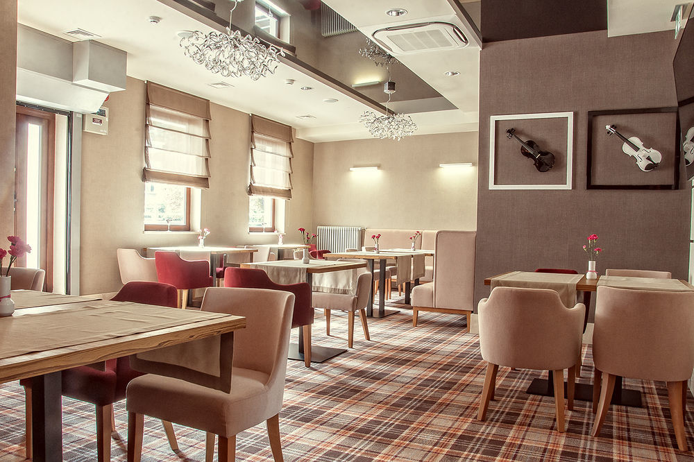 Hotel Wieniawski Люблин Экстерьер фото